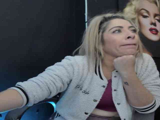 viktoria-davis Live Webcam on BongaCams