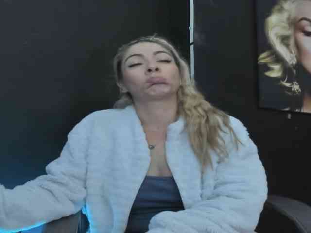 viktoria-davis webcam