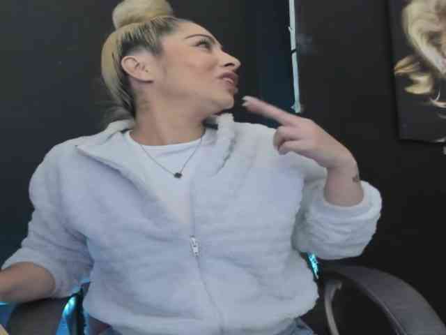 viktoria-davis webcam