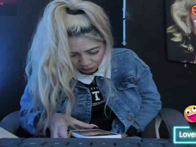 viktoria-davis webcam