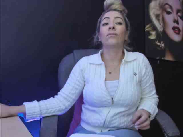 viktoria-davis webcam