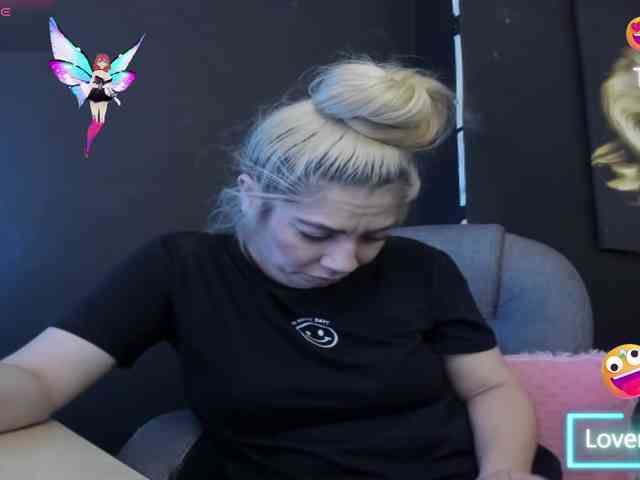 viktoria-davis viktoria-davis