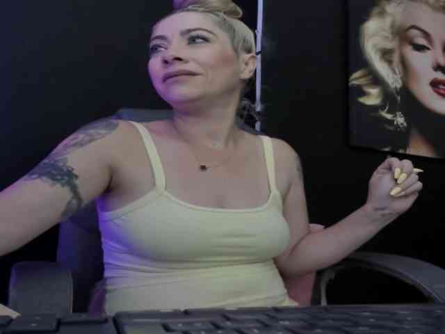 viktoria-davis webcam