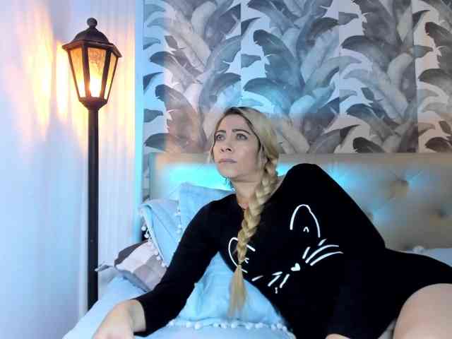 viktoria-davis webcam