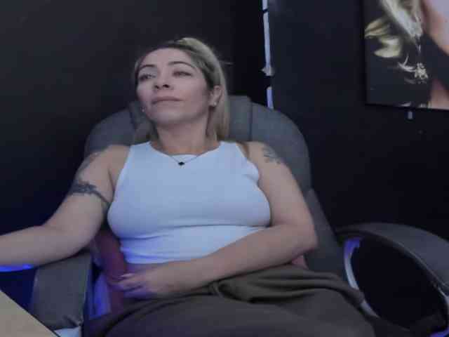 viktoria-davis webcam