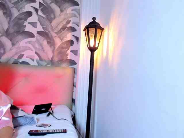 viktoria-davis webcam