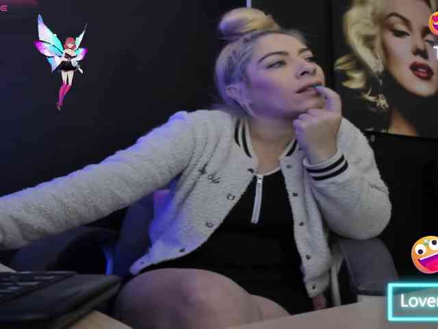 viktoria-davis viktoria-davis