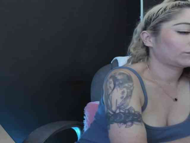 viktoria-davis webcam