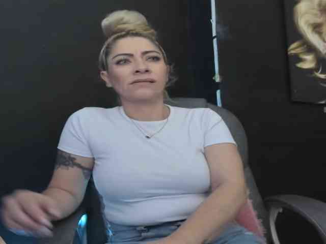 viktoria-davis webcam