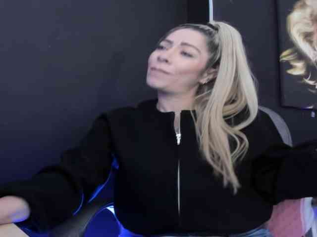 viktoria-davis webcam