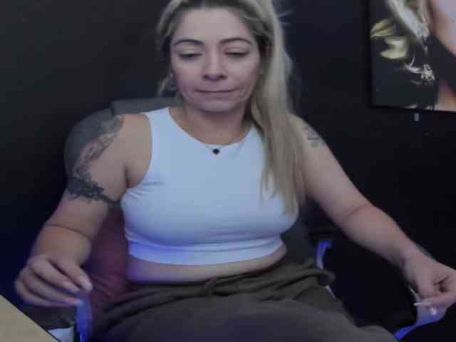 viktoria-davis webcam