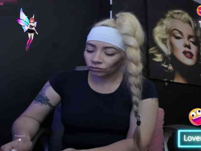 viktoria-davis viktoria-davis