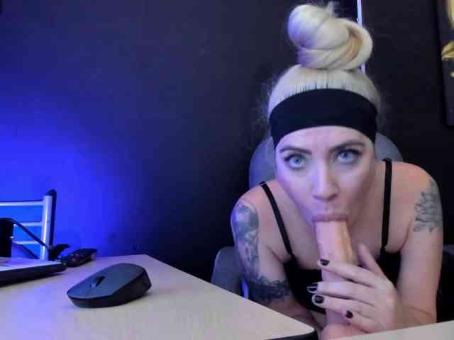 viktoria-davis webcam