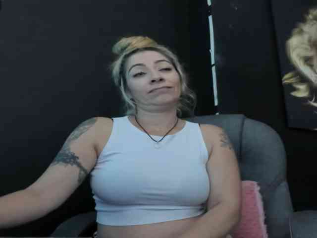 viktoria-davis webcam