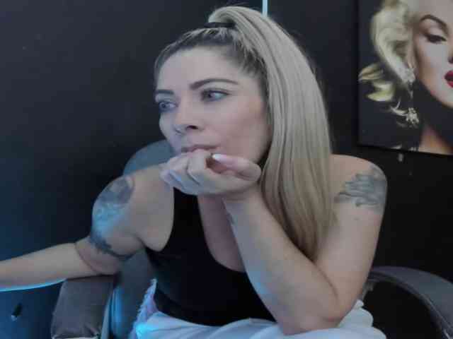 viktoria-davis webcam