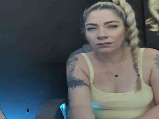 viktoria-davis webcam