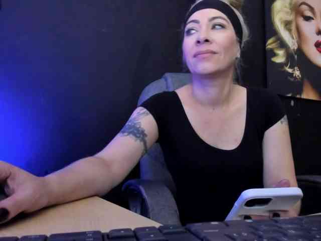 viktoria-davis webcam