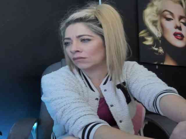 viktoria-davis webcam