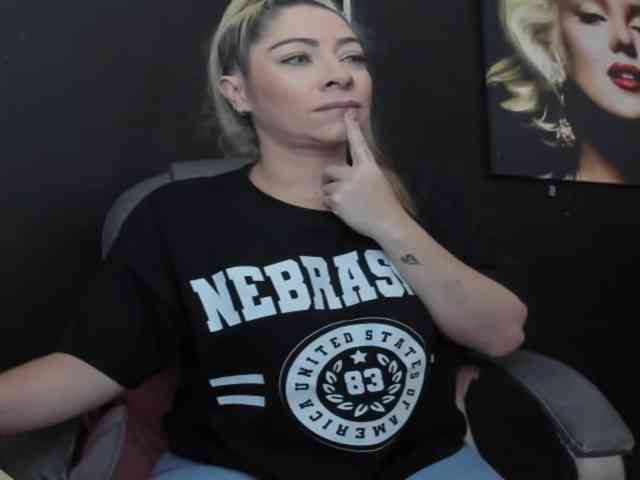 viktoria-davis viktoria-davis