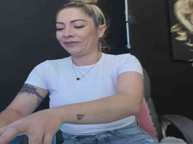 viktoria-davis webcam