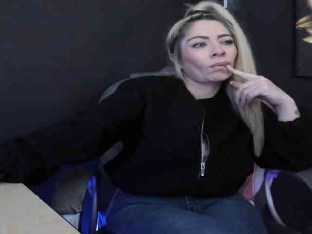 viktoria-davis webcam