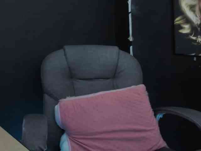 viktoria-davis viktoria-davis