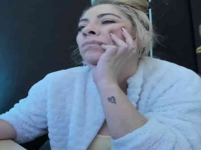 viktoria-davis webcam