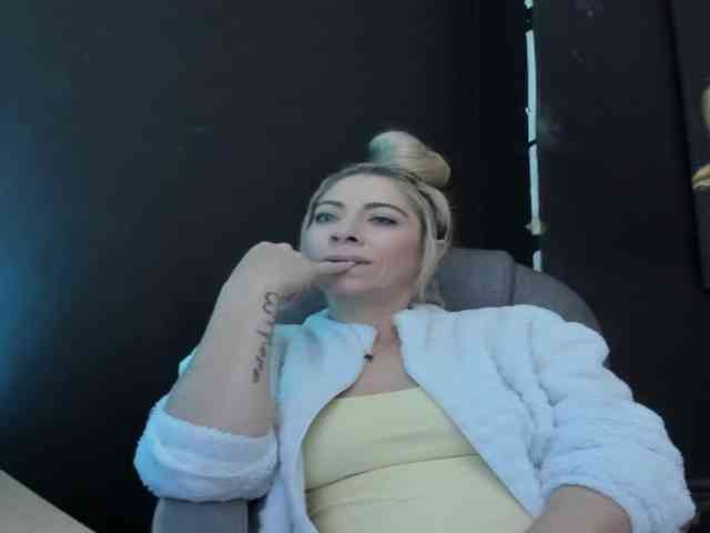 viktoria-davis webcam