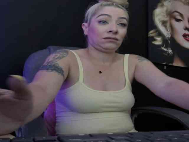 viktoria-davis webcam