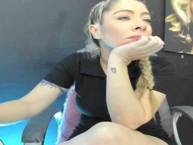 viktoria-davis webcam