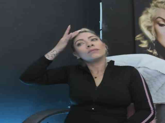 viktoria-davis webcam