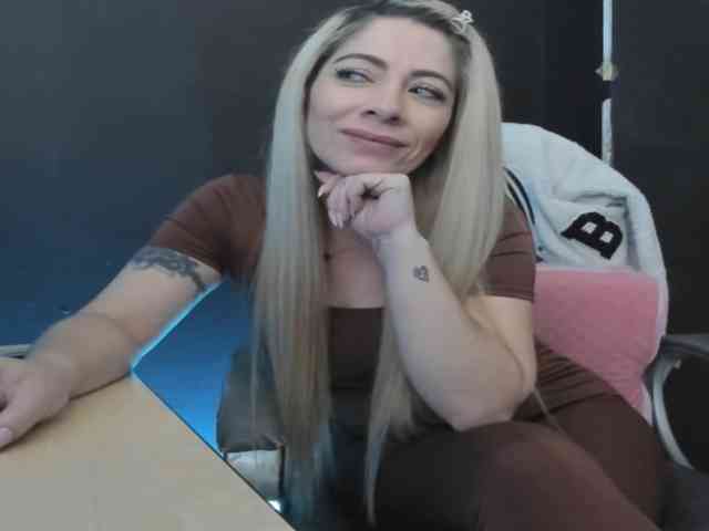 viktoria-davis webcam