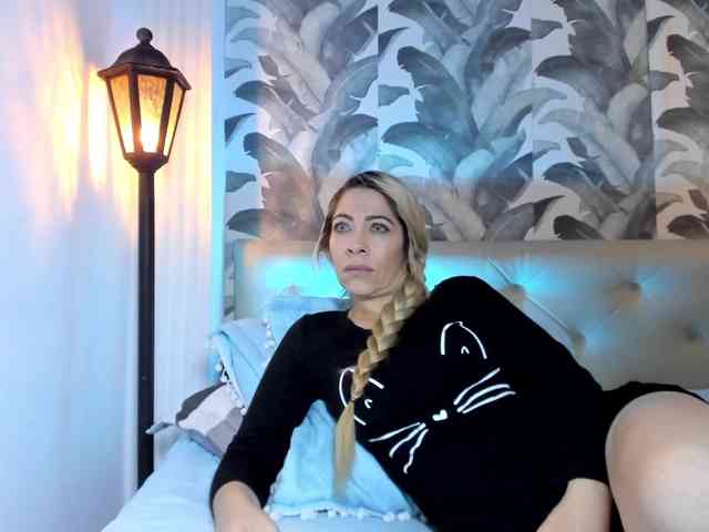 viktoria-davis webcam