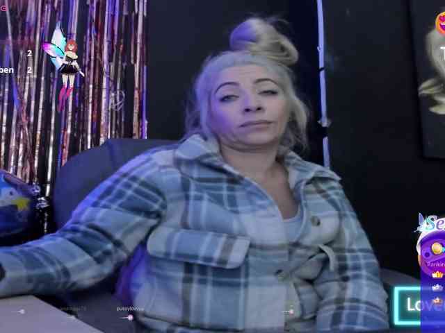 viktoria-davis viktoria-davis