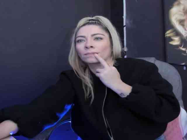 viktoria-davis webcam