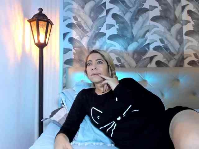 viktoria-davis webcam