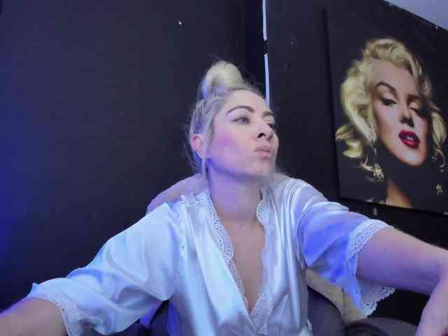 viktoria-davis webcam
