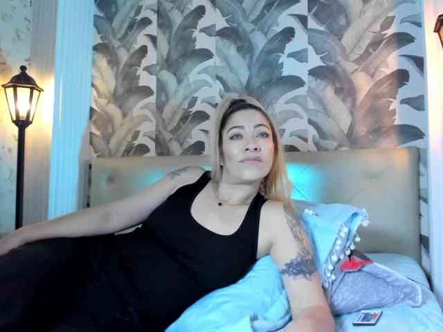 viktoria-davis webcam