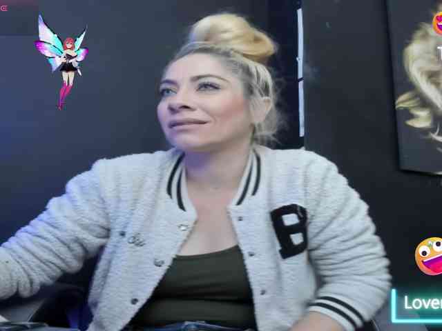 viktoria-davis viktoria-davis