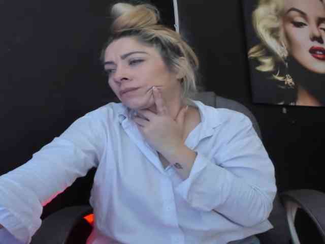 viktoria-davis webcam