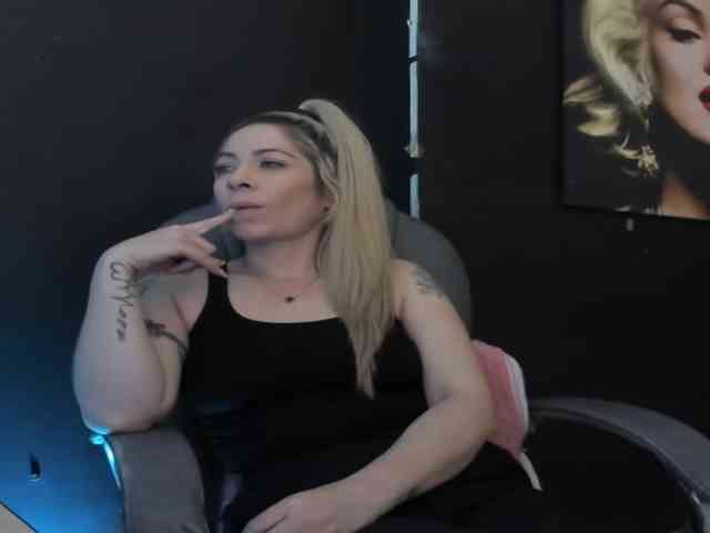viktoria-davis webcam