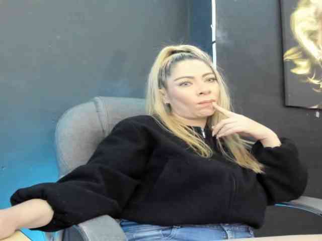 viktoria-davis webcam