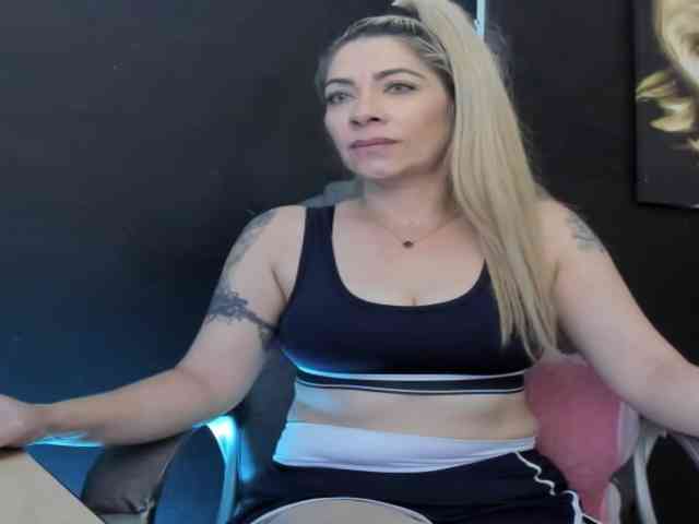 viktoria-davis webcam