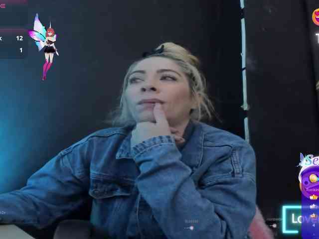 viktoria-davis viktoria-davis