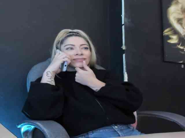 viktoria-davis viktoria-davis