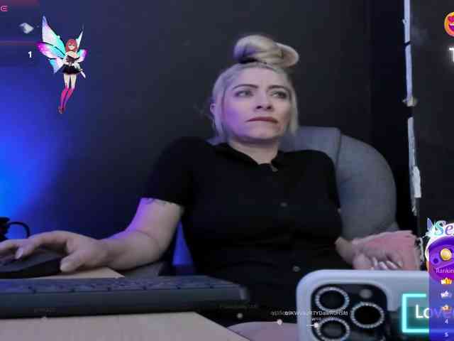 viktoria-davis viktoria-davis