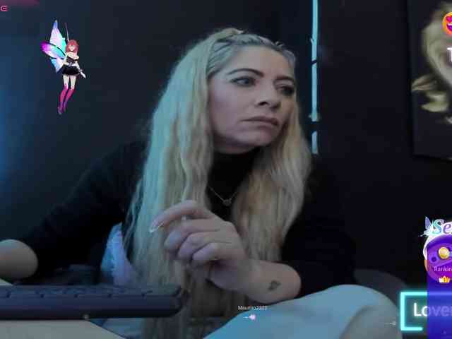 viktoria-davis viktoria-davis