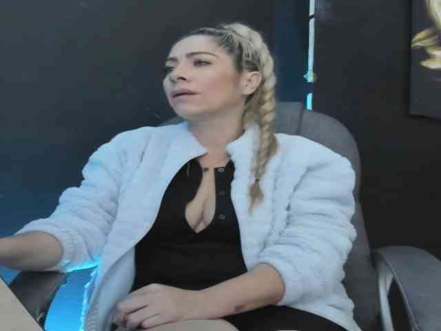 viktoria-davis webcam