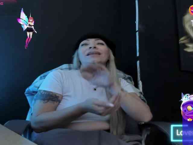 viktoria-davis viktoria-davis