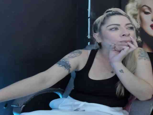 viktoria-davis webcam